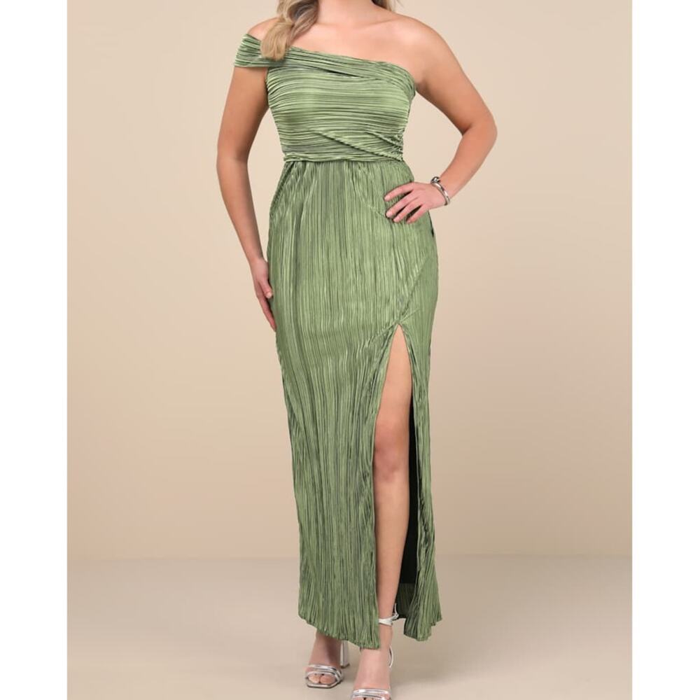 NEW Lulus Poised Performance Olive Green Plisse One-Shoulder Maxi Dress Large